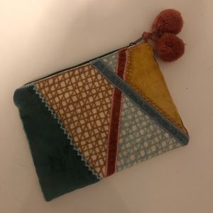 Multicolor pouch